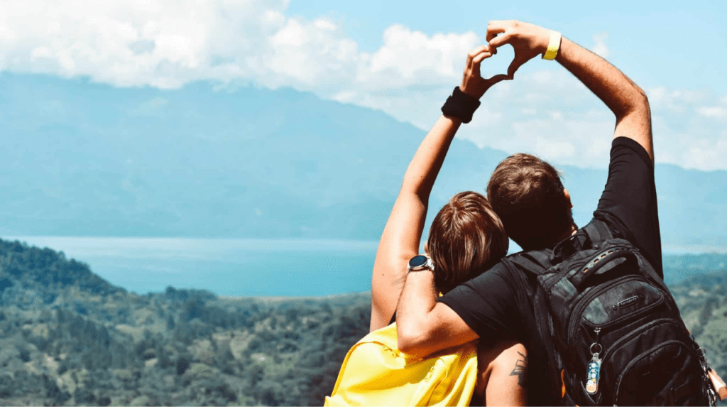 pareja feliz prevenir un emabarazo